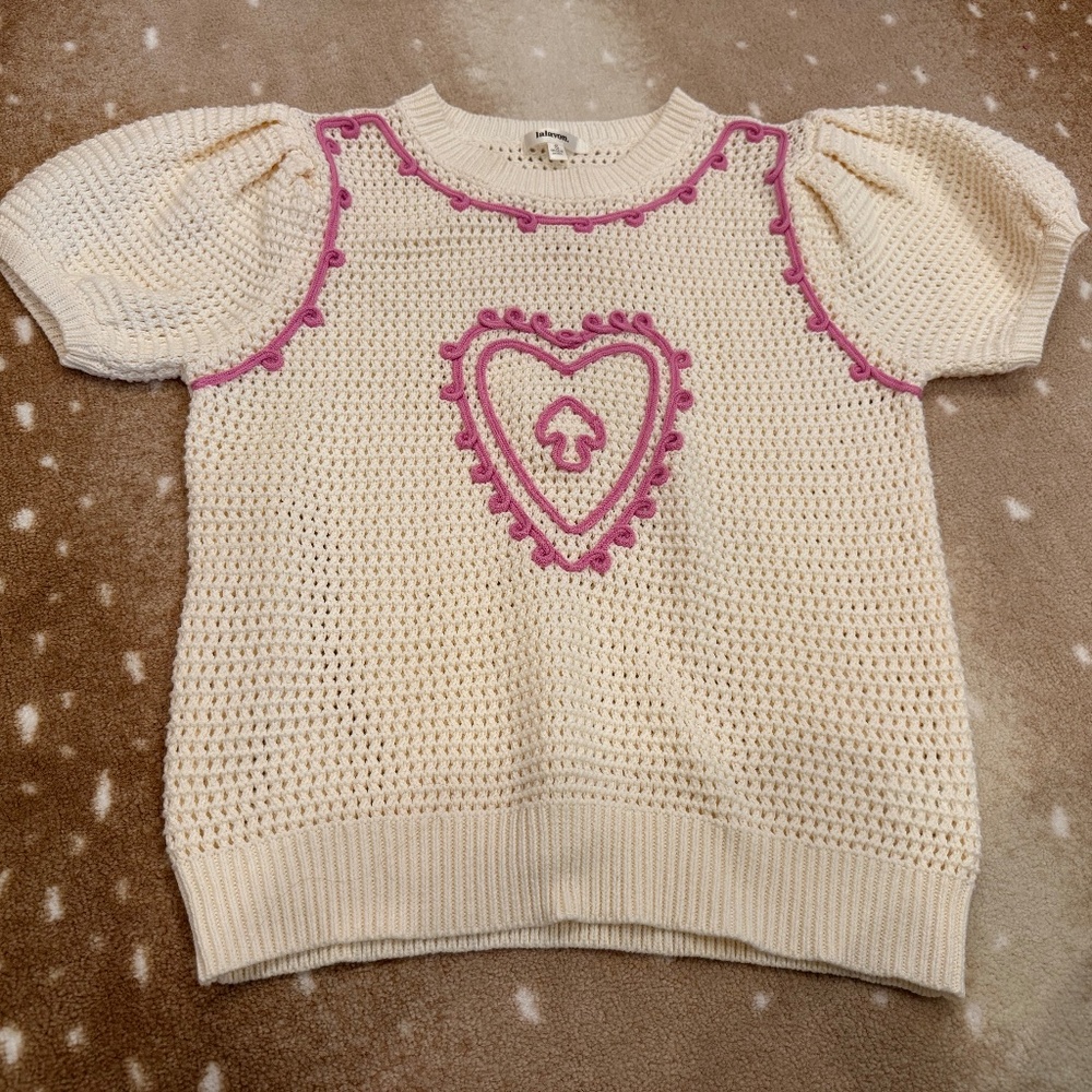 Short sleeve sweater